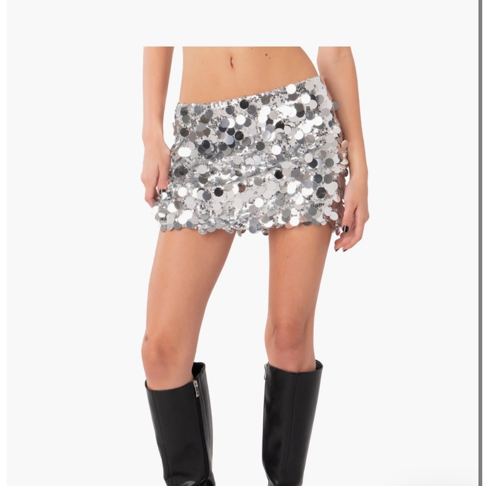 Women’s Edikted NWT Silver Sequin Mini Skirt